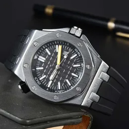 2023 MÄNNS MULTI FUNKTIONAL HELT AITAATIC SEAIRURE Fashion Style Quartz Watch