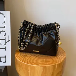 Borsa alla moda cabata designer nuova borsa casual stile occidentale con catena pieghettata di grande capacità da donna con borsa a tracolla con coulisse