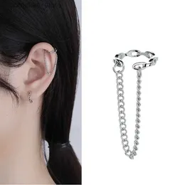 Mankiet uszy uszy 1 kawałek klipu do uszu niefortunowanego koreańskiego łańcucha klips klips Women Fake Perforated Ear Clip Y240326