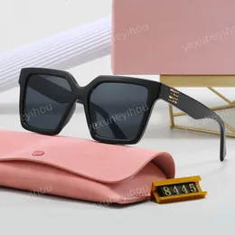 Miui Güneş Gözlüğü Moda Gözlükleri Squre Frame Tasarımcı Güneş Gözlüğü Kadınlar Anti-radyasyon UV400 Polarize Lensler Mens Retro Gözlükler Kutu