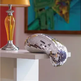 Skulpturer smälter disco boll väggdekor maximalistisk heminredning interiör glitter boll ljus reflekterad iögonfallande popkonst modern skulptur