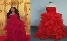 2015 Red Cheap Celebrity Dresses A Line Strapless Tiers kjol golvlängd röd matta aftonklänningar verklig pos5351097