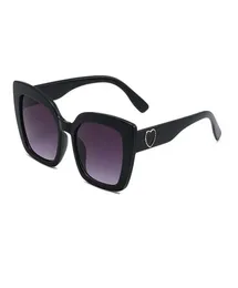 1123 kärleksdesigner solglasögon UV400 Summer Brand Goggles Glasögon UV Protection Eyewear 5 Färger inklusive original Box6908772
