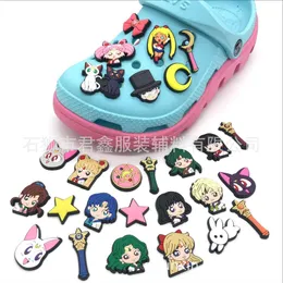 27Colors Sailor Moon Girls Anime Charms Wholesale Childhood Memories roliga presenttecknad charms sko tillbehör pvc dekoration spänne mjuka gummi clog charms