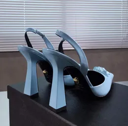 2024 Tasarımcı Topuklar Son Moda Pembe Patent Deri Yüksek Topuklu Ayakkabılar Sivri Pompa 11cm Elbise Ayakkabı Ayakkabı Sandalet Tasarımcı Sandalet
