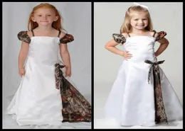 Härlig Camo Flower Girl Dresses Spaghetti Straps Cap ärmar Golvlängd kamouflage Första nattvardsklänning Kids Kvällsklänningar5949051