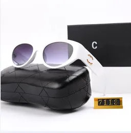 Óculos de sol Designer clássico da marca Trend Color Men e feminino Summer Polarized CHA Óculos de sol Opção de cinco cores otimista e contínua Atração em março