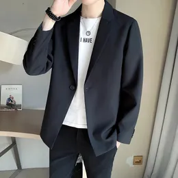Mens Suit Ceket İnce Takım Akıllı Bahar İnce Moda Giyim Asya Tek Göğüs Koreli Siyah Yeni Varış 240327