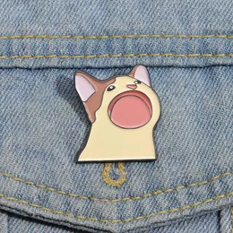 Cat Meme Enamel Pins Niestandardowy zabawny kotek z otwartymi ustami broszki z klapami