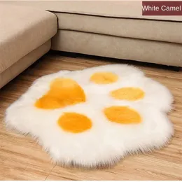 새로운 2024 귀여운 고양이 발 곰 발 쿠션 동물 발자국 모양 소프트 플러시 카펫 홈 소파 테이블 바닥 매트 침실 장식 카펫 2021