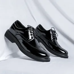 Freizeitschuhe Herren Business Hochzeitskleid Lackleder Schnür-Oxfords Schuh Schwarz Stilvolle Turnschuhe Gentleman Schuhe Zapatos