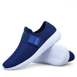 Scarpe Casual Fujeak Sneakers traspiranti Uomo Taglie forti Calzature leggere antiscivolo Tendenza moda Zapatos De Hombre da uomo