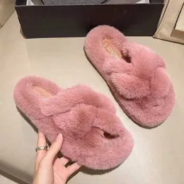 Kapcia kapcie Furry Plaorm Womens Soes Sandały Plus jesienne i zimowe zewnętrzne zużycie Boom Ome Cute Slipper H240326QYC3