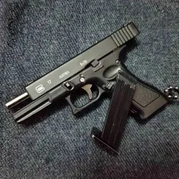 Gun Toys 1 3 G17 модель пистолета металл G17 мини игрушечный пистолет съемный DIY полусплавный брелок кулон украшение для детских игрушек240327