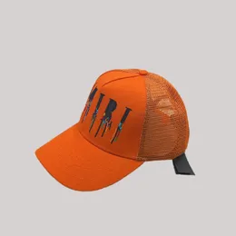 Casquette Şapkalar Tasarımcıları Kadın Nefes Alabilir Çift Stil Kavisli Brim Ball Cap Koruma Karışımı Renkli Siyah Beyaz Harf