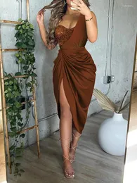 Casual Kleider 2024 Sommer Sexy Frauen Einfarbig Schlitz Lange Rock Bluse One-Shoulder Kleid Unregelmäßige Y2K Nähte Club dance