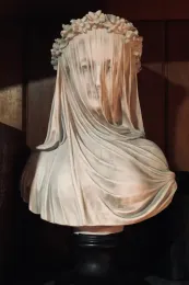 Sculptures The Veiled Lady Gothic Sculpture Bust Cloaked Woman Statue Macabre Art Oddities Home Decor Library Decorated Nordic Decoration