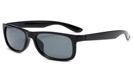 Helfashion klassiska solglasögon UV400 män kvinnor coola nyanser märkesdesigner glasögon gardient solglasögon justins grå med 8931303