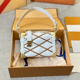 Luksusowy projektantka 24SS Pure Cowhide Show Boi Mini Box Bag damska torebka torba na ramię Crossbody Bag Znakomite kompaktowe 18 cm