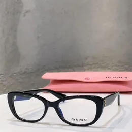 Occhiali da sole da uomo Miui Occhiali da sole da donna 1: 1 Qualità alla moda da indossare ogni giorno Occhiali da lettura rettangolari Cat Eye con occhiali da sole decorati con lettere Designer MU 07RV