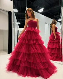 Abiti da sera eleganti rossi a linea A per donne nere Senza spalline in tulle a strati drappeggiati fino al pavimento Abiti da cerimonia Abiti da ballo Compleanno Occasioni speciali Abiti da spettacolo per feste