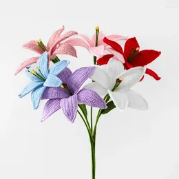 Flores decorativas 1pc Tabely Lily Flower Simulação Decoração artificial Decoração de crochê Presente de aniversário de algodão acabado