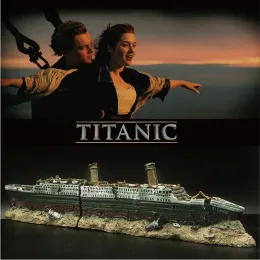 Decorazioni Acquario domestico Accessration Titanic Modello Mediterraneo Decorazioni di navi Relitto artificiale Resina Barca affondata Pesce Ornamento vivo