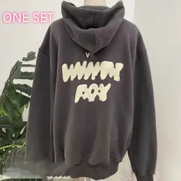 White Foxs Foxx Tracksuits 여성용 까마귀 세트 2 조각 긴 슬리브 폴리 에스테르 풀오버 바지 후드로드 캐주얼 느슨한 피팅 의류 후드 바지 복장 스웨트 셔츠