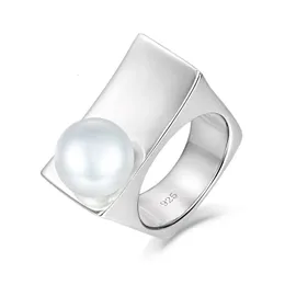 Laya Argento sterling 925 Struttura semplice e personalità Elegante gioielleria raffinata Anello con perla di pane d'acqua dolce naturale per le donne 240327