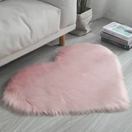 NUOVO 2024 70x90 cm tappeto tappeto shaggy tappeti amore tappeti per il cuore in pelliccia artificiale pelle di pecora pelosa moquette da letto da letto da letto divano di divano cuscino mats per pelliccia artificiale pelle di pecora