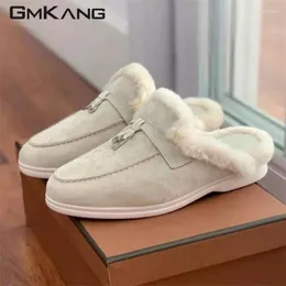 Chinelos Kid Camurça Mulheres Metal Lock Pingente Sapatos Planos Mulher Redondo Toe Casual Mules Winter Wool Slides Caminhada