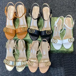 Designer kvinnors häl sandaler sommar lyxiga tjocka högklackade sandaler med ankel spänne höga mitten klackar hästbit sandal designer häl strand sexig bröllop 7cm