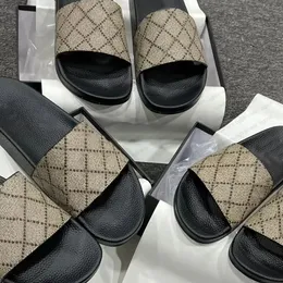 Tasarımcı Sandal Klasikler Sandalet Terlik Kadınlar Kauçuk Moda Sandal Erkekleri Kadın Çiçek Çiçek Terlik Düz Ayakkabı Slayt