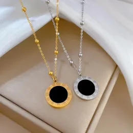 Collana con ciondolo quadrante con numeri romani di moda per le donne Regali di gioielli con catena di clavicola in acciaio al titanio color oro