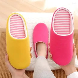 Terlik ahşap zemin japon düz renkli pamuk unisex kış kapalı konfor ayakkabıları kadın sessizlik slaytlar yatak odası
