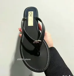 2024 Summer Flat Sandals Luxury Brand Женская обувь Miller вырезала тапочки, женщина повседневная обувь Chan двойные шлепанцы Louiss Thong Slides C Slide C Slide