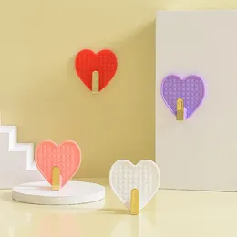 Ganci Gancio adesivo Portaoggetti per la casa Portachiavi decorativo a forma di cuore Cucina Appendiabiti da bagno Punzone gratuito da parete inodore