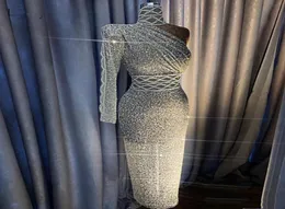 2020 New Sparkle Silver Squined Crystal Straight Prom Dresses Luxury One Shoulder Rhinestones 무도회 가운 차장 차 칼라 VE4203262