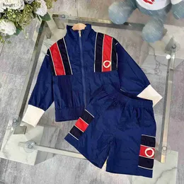 Marken-Jungen-Trainingsanzüge, Kindermantel-Set, Babykleidung, Größe 90–160 cm, zweiteiliges Set, langärmelige Jacke und lässige Shorts, 24. März