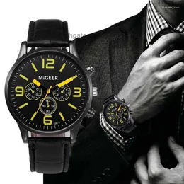 Relógios de pulso Moda Casual Homens Relógio Retro Design PU Couro Banda Fivela Analógica Liga Quartz Mens Relógio Relógios de Pulso Orologio Uomo