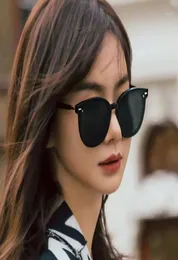 Solglasögon 2022 Korean Women East Moon Fashion Lady Elegant Cat Eye Sunglass Woman Retro Original Pack18594285