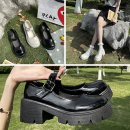 슬링 백 여자 힐 디자이너 펌프 검은 가죽 뾰족한 드레스 Paty Shoes Sandals Slingbacks 펌프 화이트 힐 편안한 패션 Loafer Sandal Gai