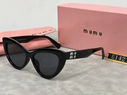 2024 Occhiali da sole firmati di lusso da donna Occhiali da sole Cat Eye m Lettera popolare Occhiali estivi unisex Occhiali da sole in metallo moda Tendenza 12 colori