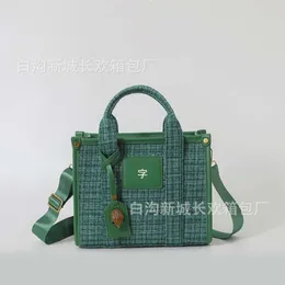 Wholesale Wind Large Capacity Tote Bag For Womens High-end Woolen Carrying Bag Single Shoulder Crossbody Eagle Head Bag