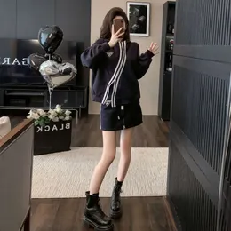 Netizen, новинка 2023 года, женская осенняя свободная и облегающая одежда, повседневная спортивная одежда, свитер с короткой юбкой, комплект из двух предметов