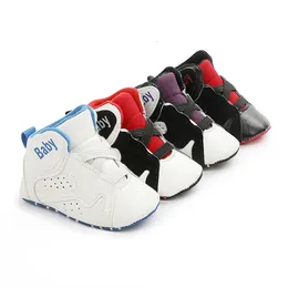 Sapatos de bebê menino menina basquete esportes alta gang sola macia nascido criança primeiro caminhantes berço 240313