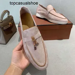 LORO Piano LP Lorospianasl Shoe Shoe para mulheres 2023 Couro de couro britânico British British Gary Slip de mocassins Casual Shoes para sapatos femininos