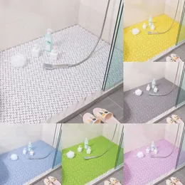 2024 Strong Suction Cup Non-Slip Bath Mats Bathroom Carpet Square Shape Mat With Drain Hole Plastic Massage Foot Pad Bathroom Access