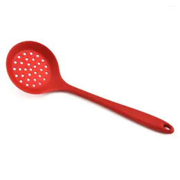 Cucchiai Cucchiaio per schiumarola resistente alle alte temperature in silicone con manico lungo Forniture da cucina per cucinare