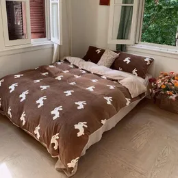 Set di biancheria da letto per cani abbellimento di fascia alta fiore a quattro pezzi set di cotone opaco autunno e luce invernale di lusso semplice semplice doppio colon